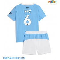 Camisa de time de futebol Manchester City Nathan Ake #6 Replicas 1º Equipamento Infantil 2025-26 Manga Curta (+ Calças curtas)